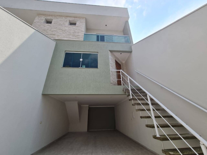 Sobrado à venda com 3 quartos, 250m² - Foto 1