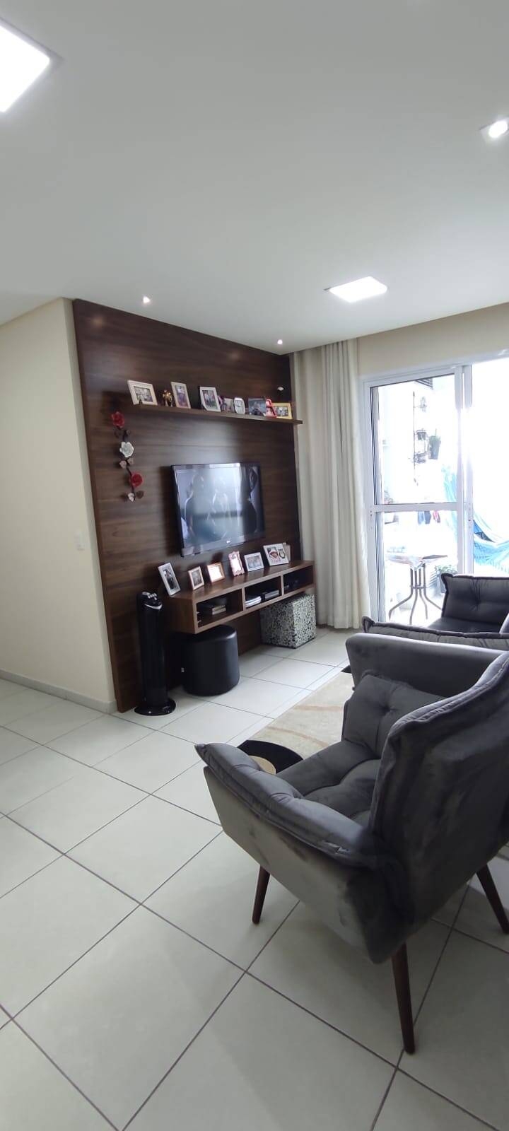 Apartamento à venda com 2 quartos, 67m² - Foto 3