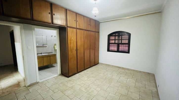 Casa à venda com 3 quartos, 244m² - Foto 18