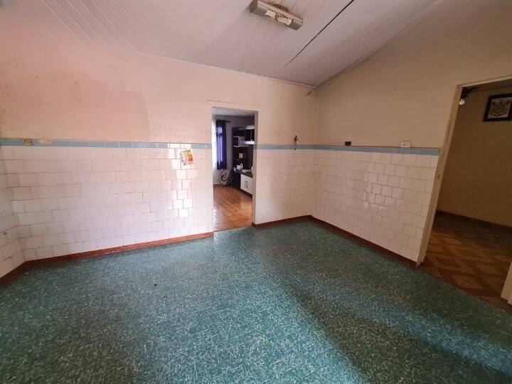 Casa à venda com 2 quartos, 190m² - Foto 1