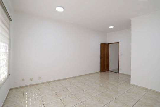 Sobrado à venda com 3 quartos, 204m² - Foto 1