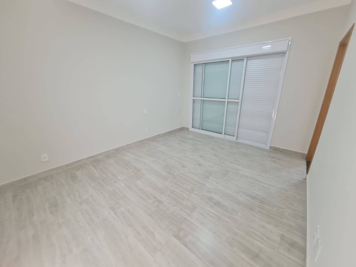 Sobrado à venda com 3 quartos, 300m² - Foto 28