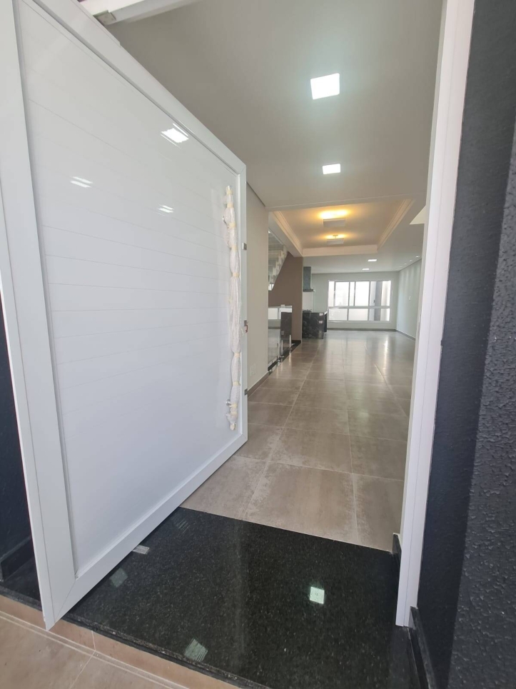 Sobrado à venda com 3 quartos, 300m² - Foto 3