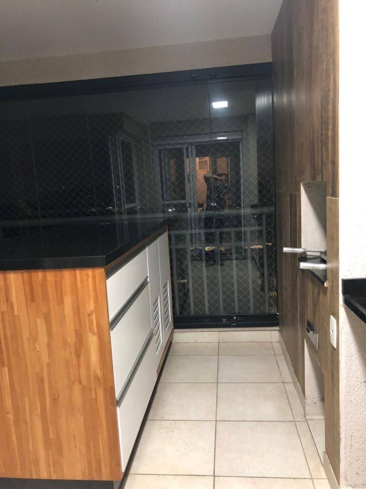 Apartamento à venda com 3 quartos, 180m² - Foto 2