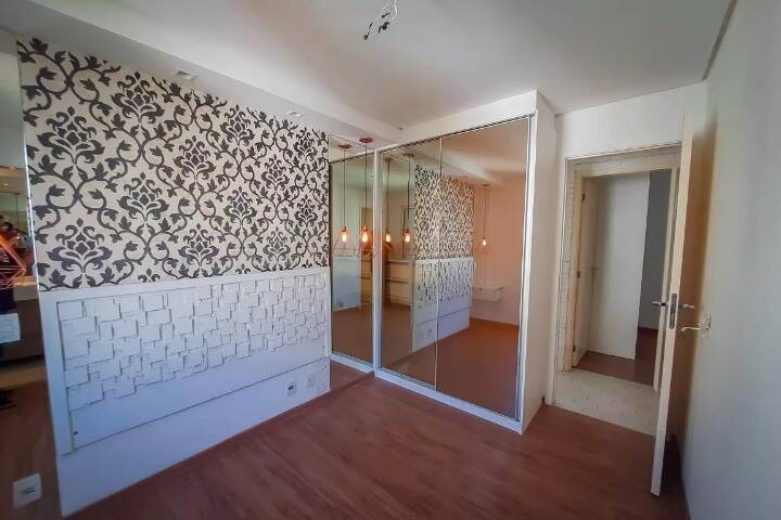 Apartamento à venda com 2 quartos, 60m² - Foto 11