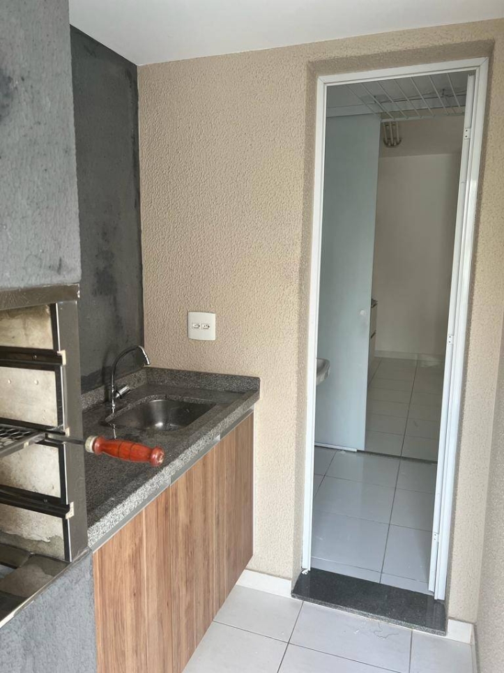 Apartamento à venda com 3 quartos, 73m² - Foto 2