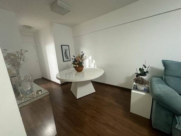 Apartamento à venda com 2 quartos, 68m² - Foto 8