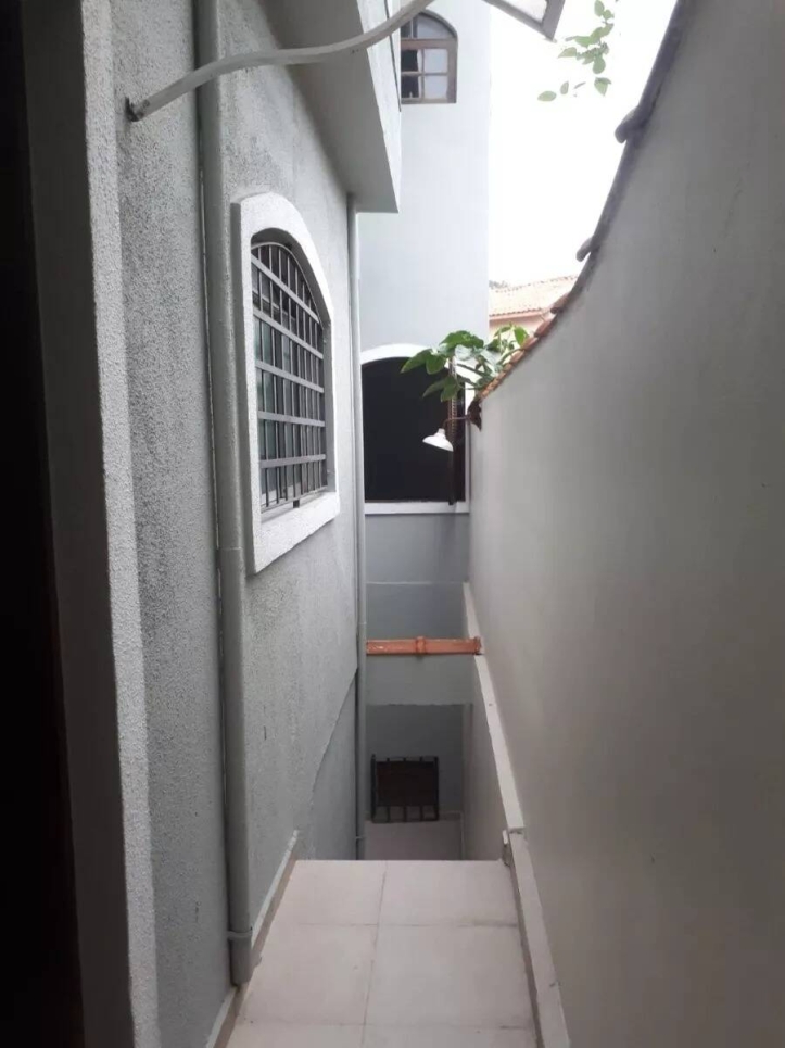 Sobrado à venda com 2 quartos, 125m² - Foto 2