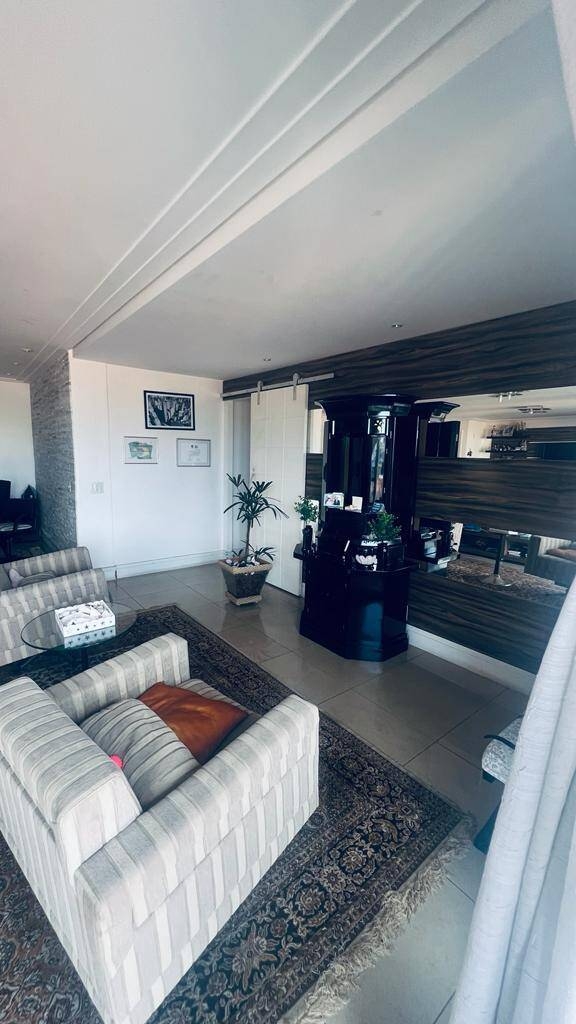 Apartamento à venda com 3 quartos, 190m² - Foto 4