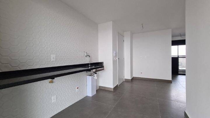 Apartamento à venda com 3 quartos, 161m² - Foto 8