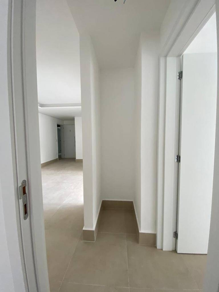 Apartamento à venda com 2 quartos, 83m² - Foto 3