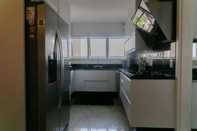 Apartamento à venda com 4 quartos, 214m² - Foto 11