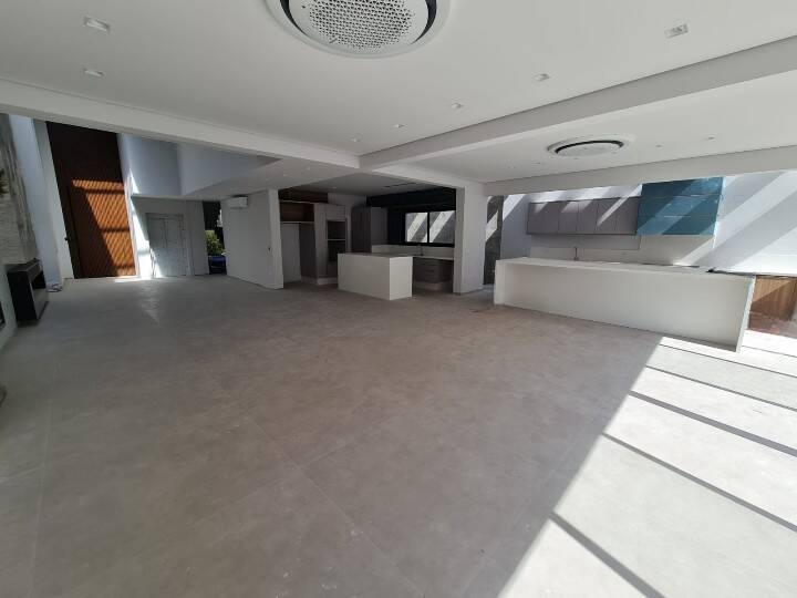 Casa de Condomínio à venda com 6 quartos, 360m² - Foto 4