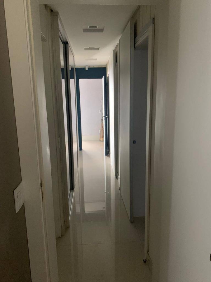 Apartamento à venda com 3 quartos, 234m² - Foto 10