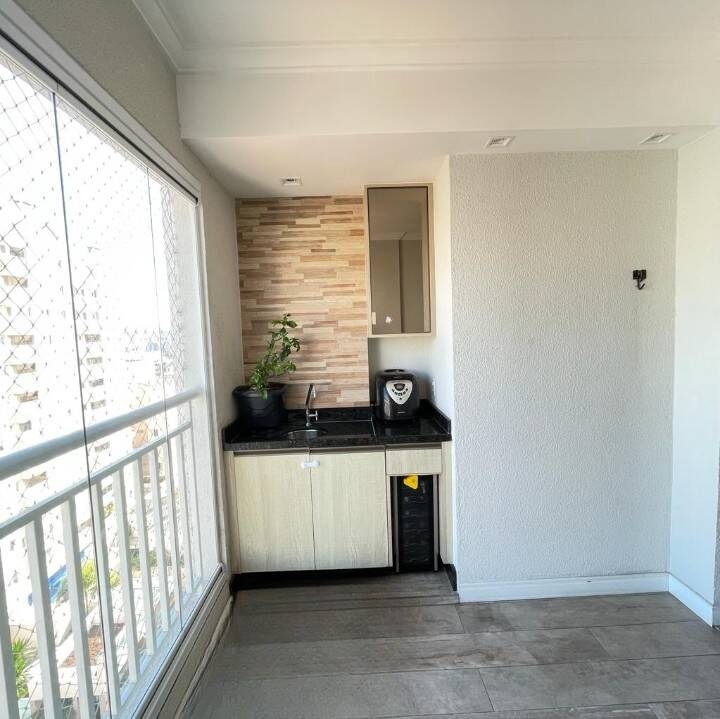 Apartamento à venda com 2 quartos, 70m² - Foto 2