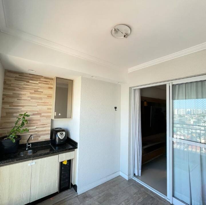 Apartamento à venda com 2 quartos, 70m² - Foto 3