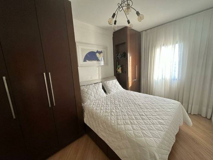 Apartamento à venda com 2 quartos, 70m² - Foto 11