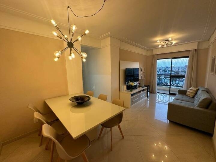 Apartamento à venda com 2 quartos, 70m² - Foto 4