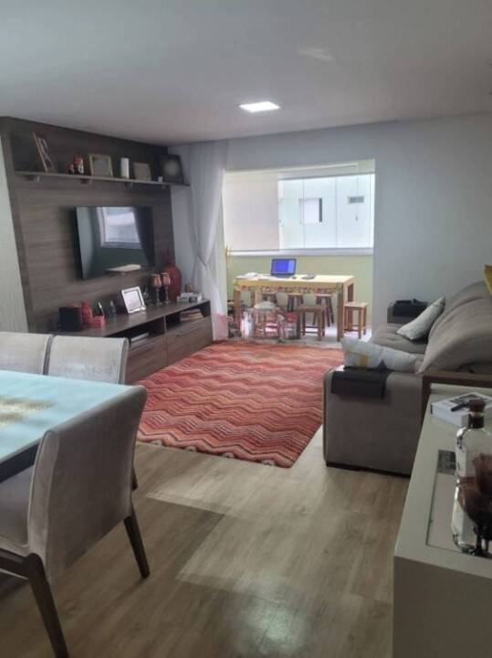 Apartamento à venda com 3 quartos, 121m² - Foto 4