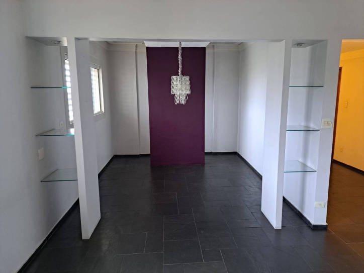 Apartamento à venda com 3 quartos, 131m² - Foto 1