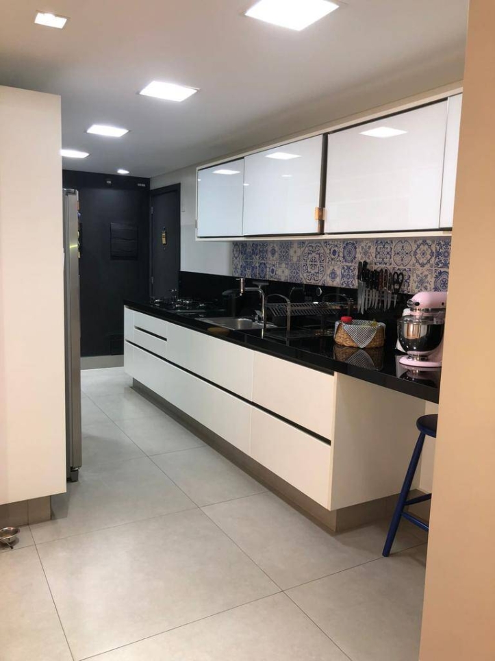 Apartamento à venda com 3 quartos, 177m² - Foto 17