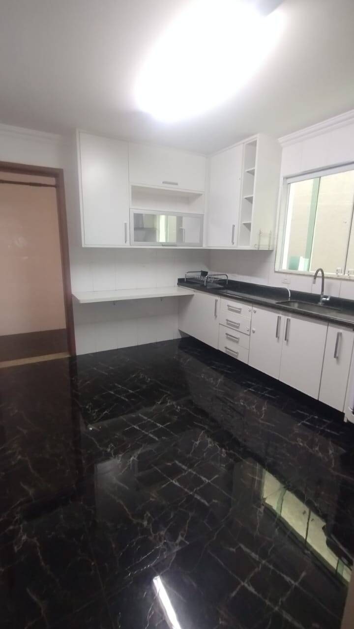 Casa para alugar com 3 quartos, 130m² - Foto 8