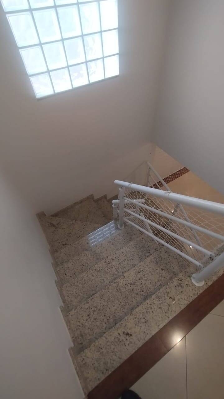 Casa para alugar com 3 quartos, 130m² - Foto 4