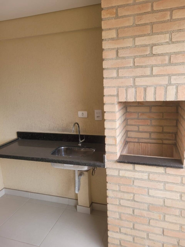 Apartamento à venda com 3 quartos, 95m² - Foto 2