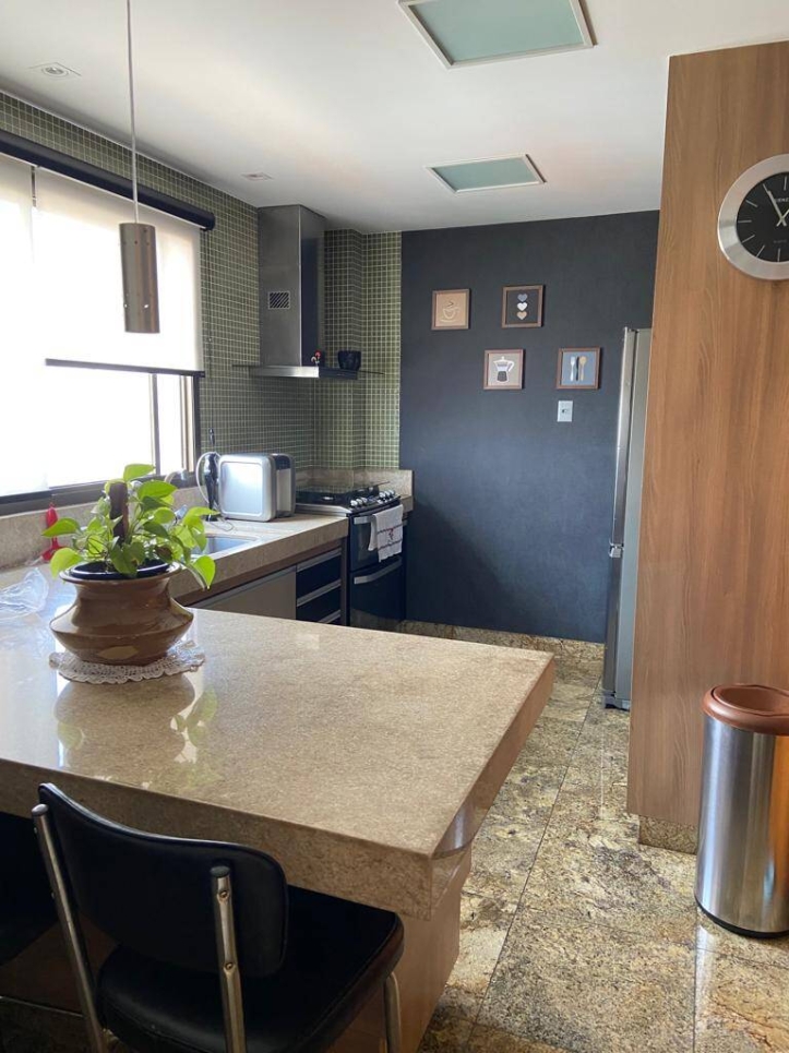 Apartamento à venda com 3 quartos, 198m² - Foto 23