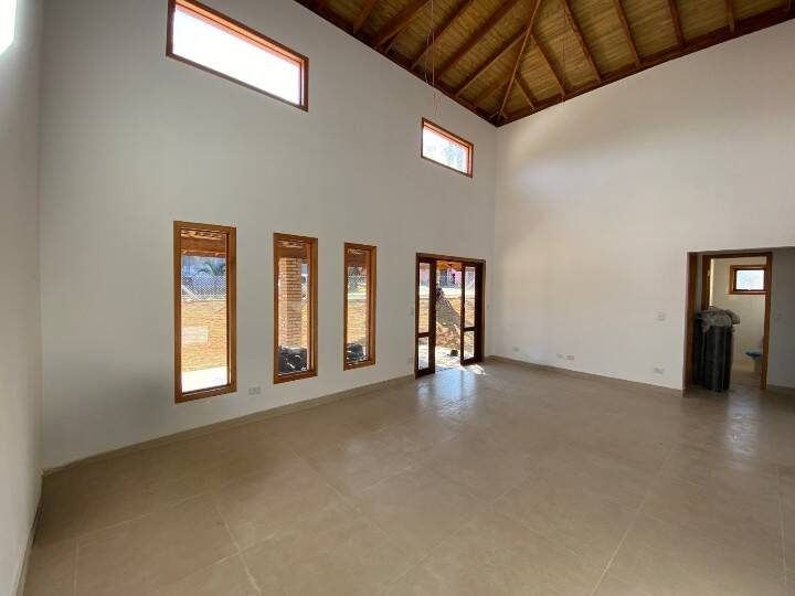 Fazenda à venda com 3 quartos, 185m² - Foto 1