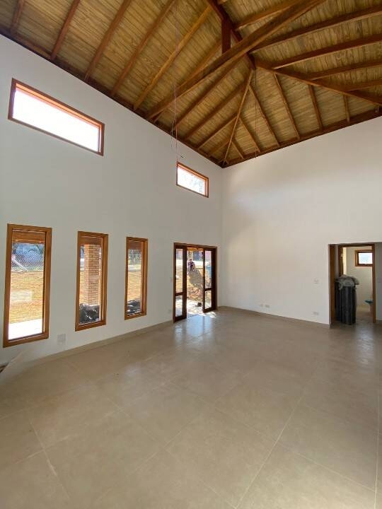 Fazenda à venda com 3 quartos, 185m² - Foto 2