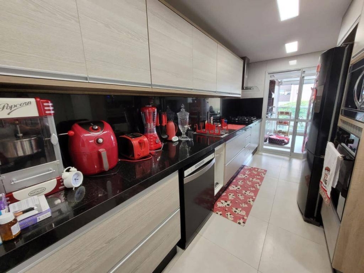 Apartamento à venda com 4 quartos, 194m² - Foto 9