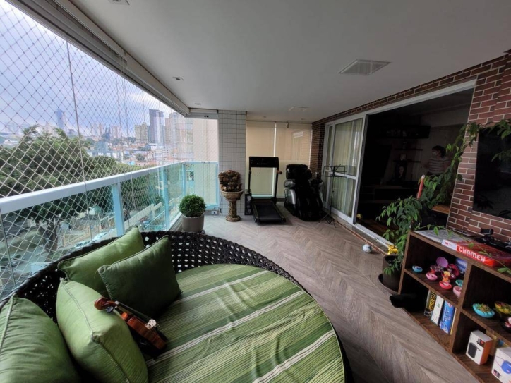 Apartamento à venda com 4 quartos, 194m² - Foto 2