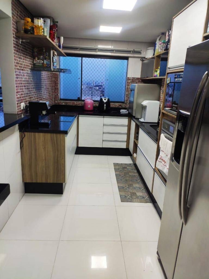 Apartamento à venda com 3 quartos, 170m² - Foto 7