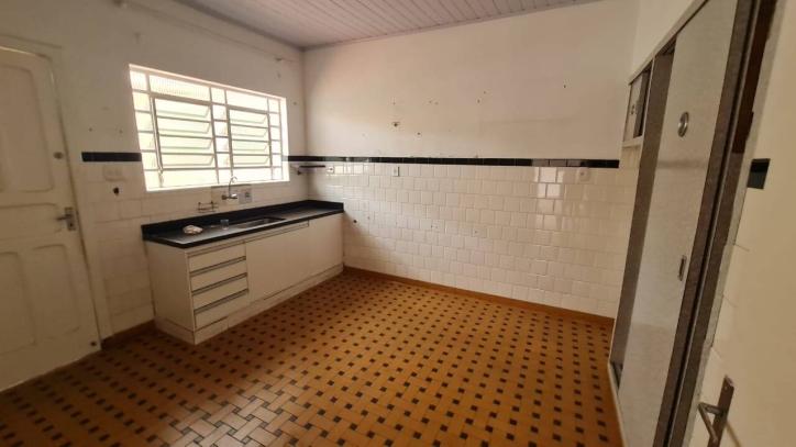 Casa à venda com 2 quartos, 120m² - Foto 4