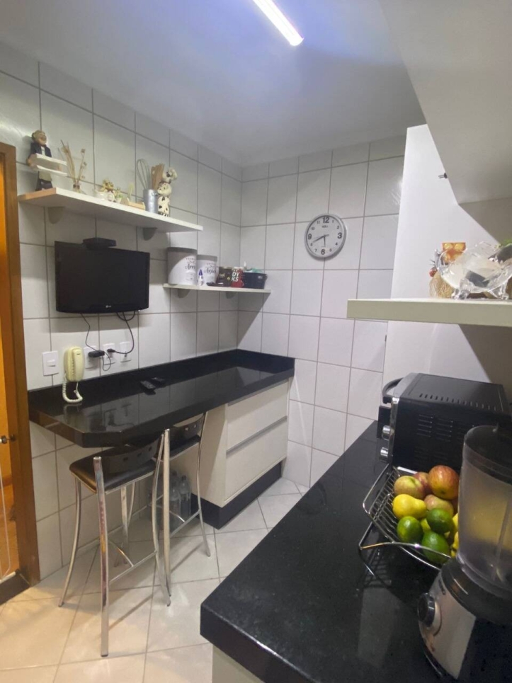 Apartamento à venda com 2 quartos, 70m² - Foto 11