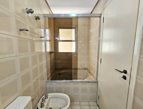 Apartamento para alugar com 4 quartos, 208m² - Foto 18