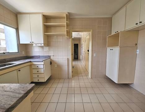 Apartamento para alugar com 4 quartos, 208m² - Foto 40