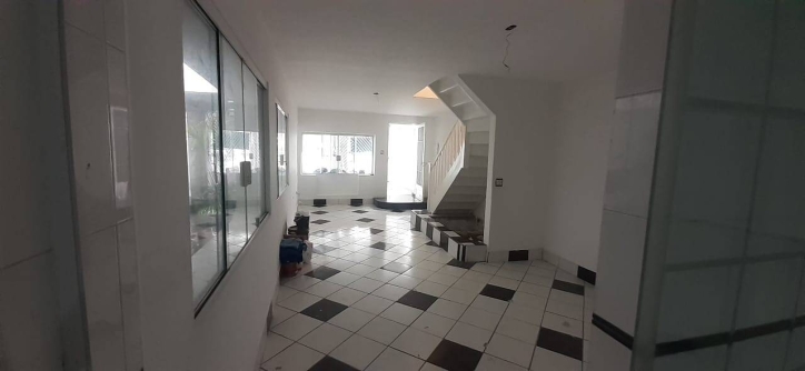 Casa à venda com 4 quartos, 255m² - Foto 2