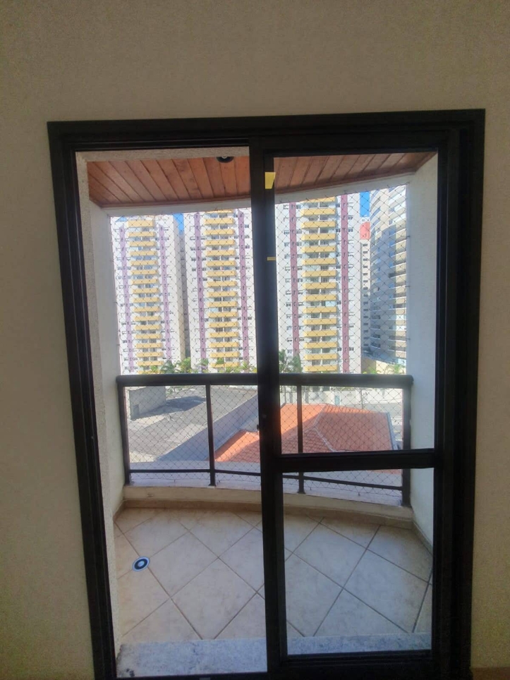 Apartamento à venda com 3 quartos, 65m² - Foto 2