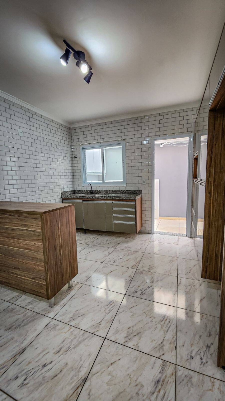 Apartamento à venda com 3 quartos, 80m² - Foto 2