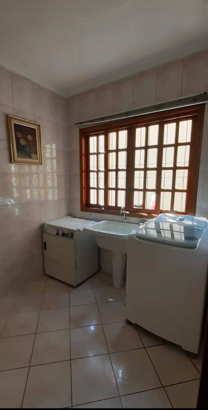 Sobrado à venda com 3 quartos, 236m² - Foto 14