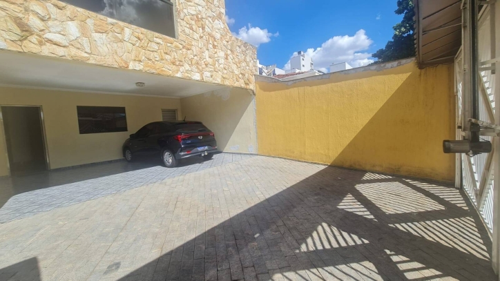 Sobrado à venda com 4 quartos, 300m² - Foto 2