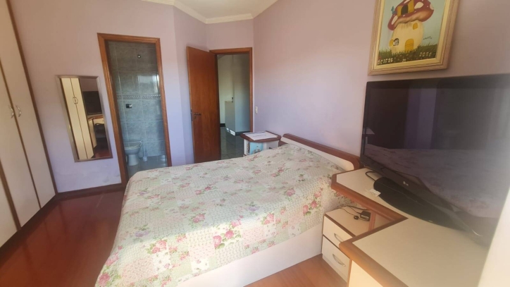 Sobrado à venda com 4 quartos, 300m² - Foto 35