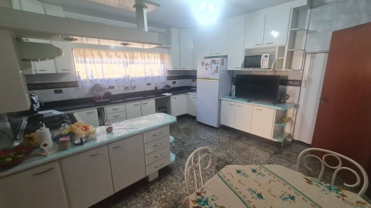 Sobrado à venda com 4 quartos, 300m² - Foto 44