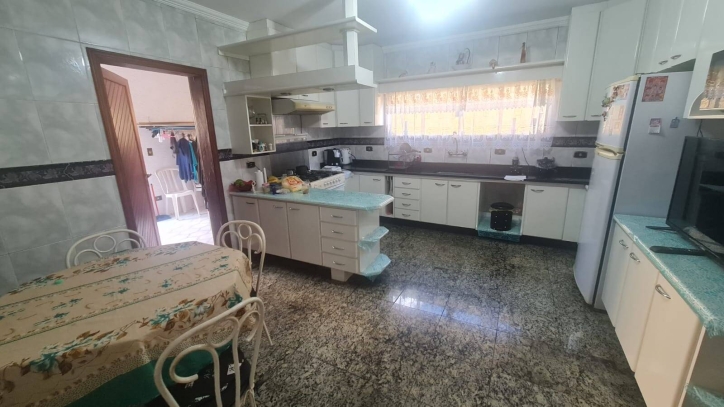 Sobrado à venda com 4 quartos, 300m² - Foto 46