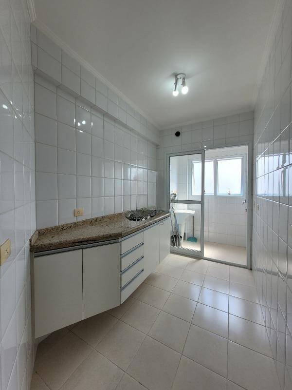 Apartamento à venda com 2 quartos, 66m² - Foto 6