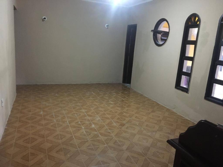 Casa à venda com 4 quartos, 200m² - Foto 4