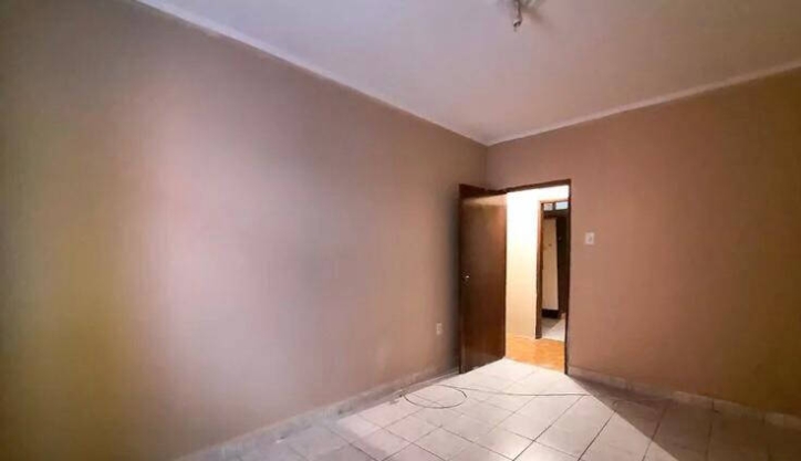 Casa à venda com 4 quartos, 200m² - Foto 9