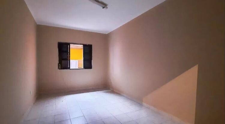 Casa à venda com 4 quartos, 200m² - Foto 12